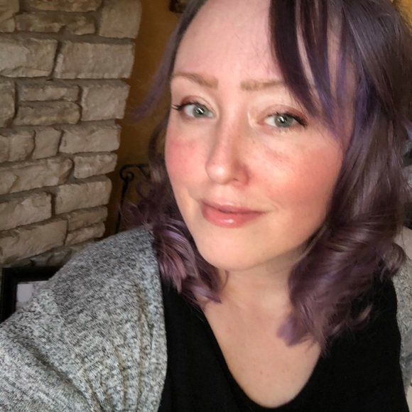 Meet your Posher, Jenna - Picture 1 of 2